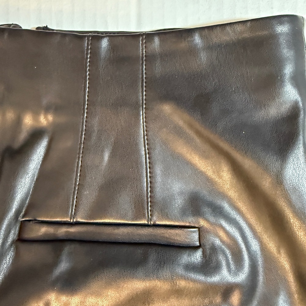 Veronica Beard Sz 8 pants Black Faux Leather High Waisted Wide Leg Crop Elegant - Picture 15 of 16
